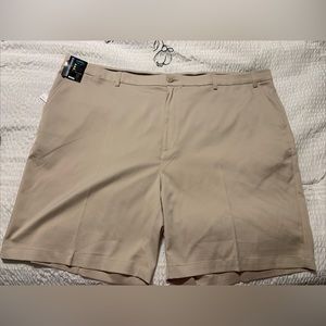 Round tree & Yorke men’s performance golf shorts size 52B stone
